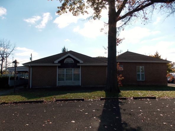 275 Yardley Ave, Levittown, PA 19054